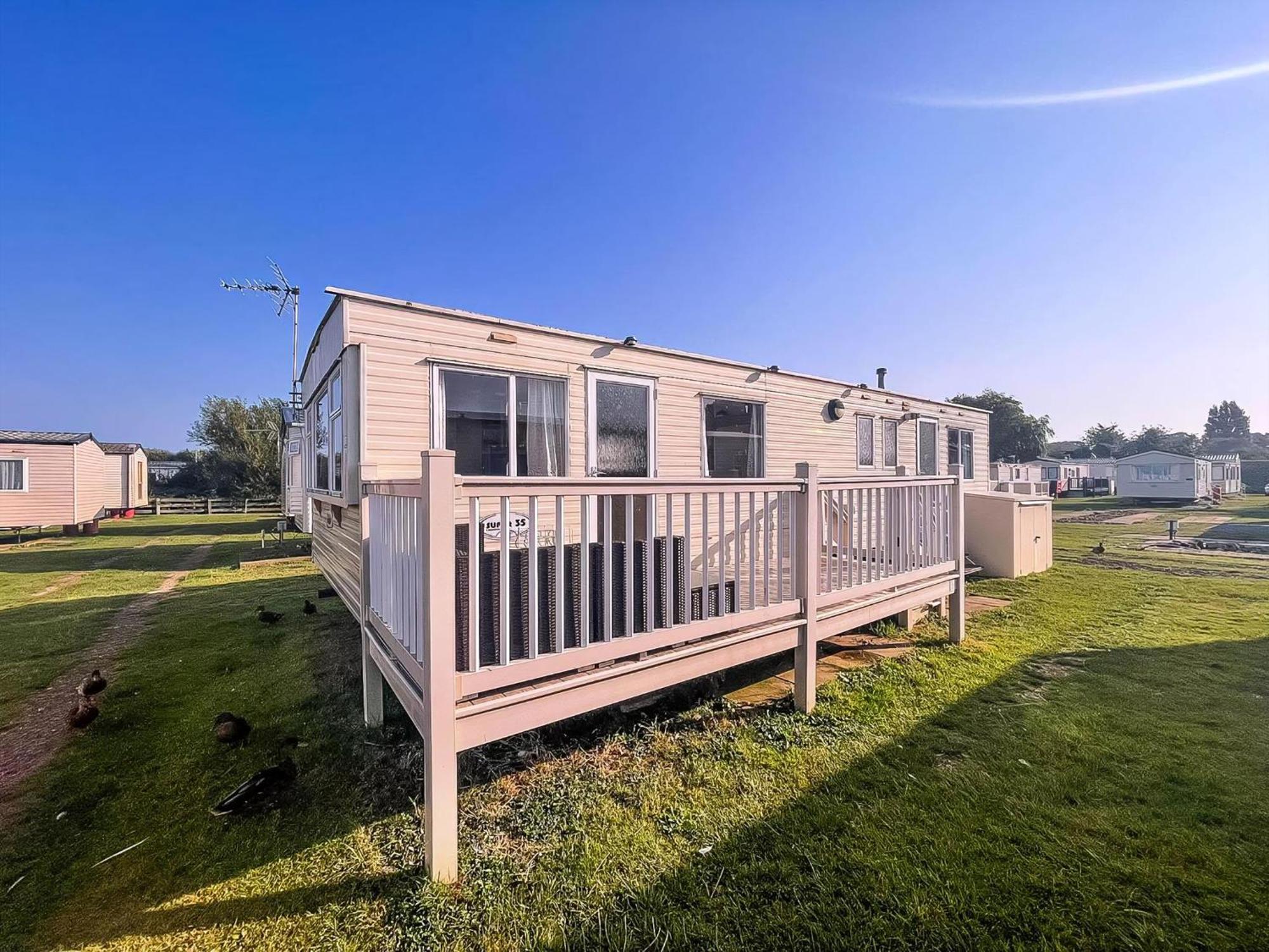 6 Berth Caravan For Hire By The Beach In Heacham, Norfolk Ref 21038C Exterior photo