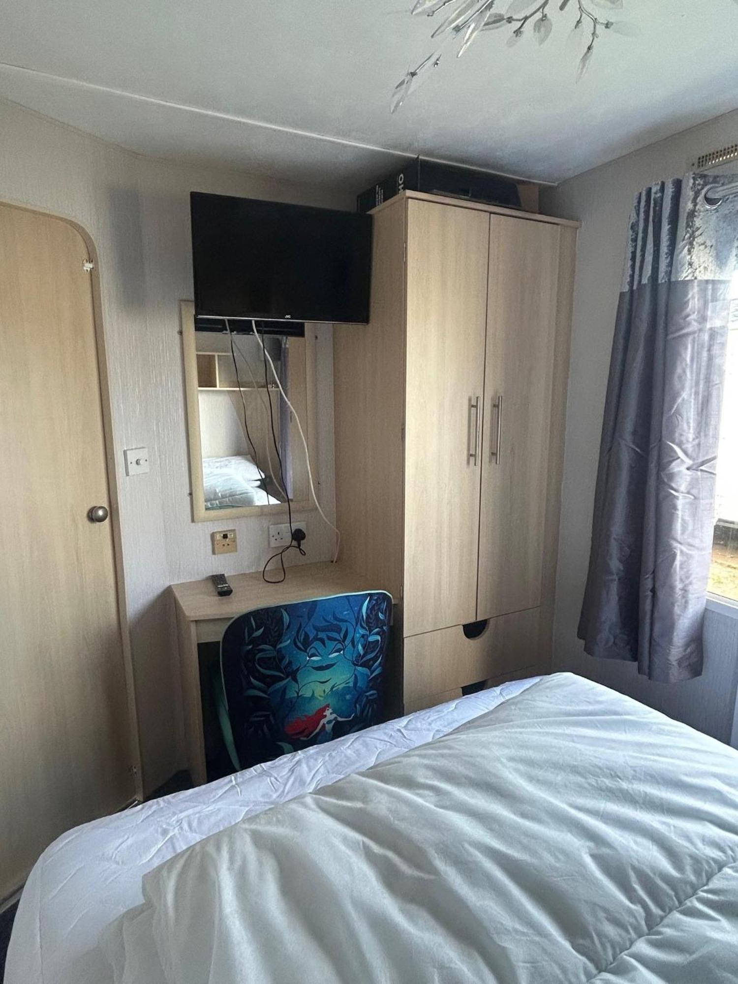 6 Berth Caravan For Hire By The Beach In Heacham, Norfolk Ref 21038C Exterior photo